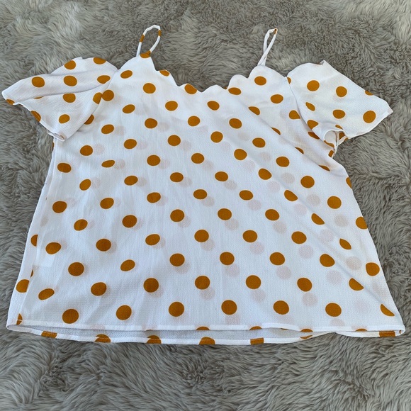 Monteau white and orange off the shoulder top - Picture 3 of 4